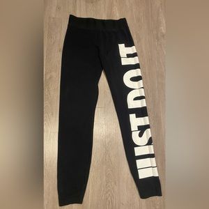 Nike black and white leggings